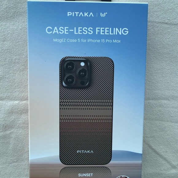 Pi Ta Ka iPhone 15 Pro Max Ultra-Slim Case
Moment • Sunset - Picture 1 of 4